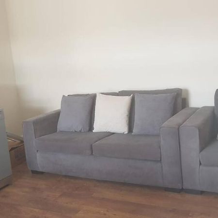 Flat C Gravesend 2 Bedroom Flat 2 Min Walk To Station & Town Centre מראה חיצוני תמונה